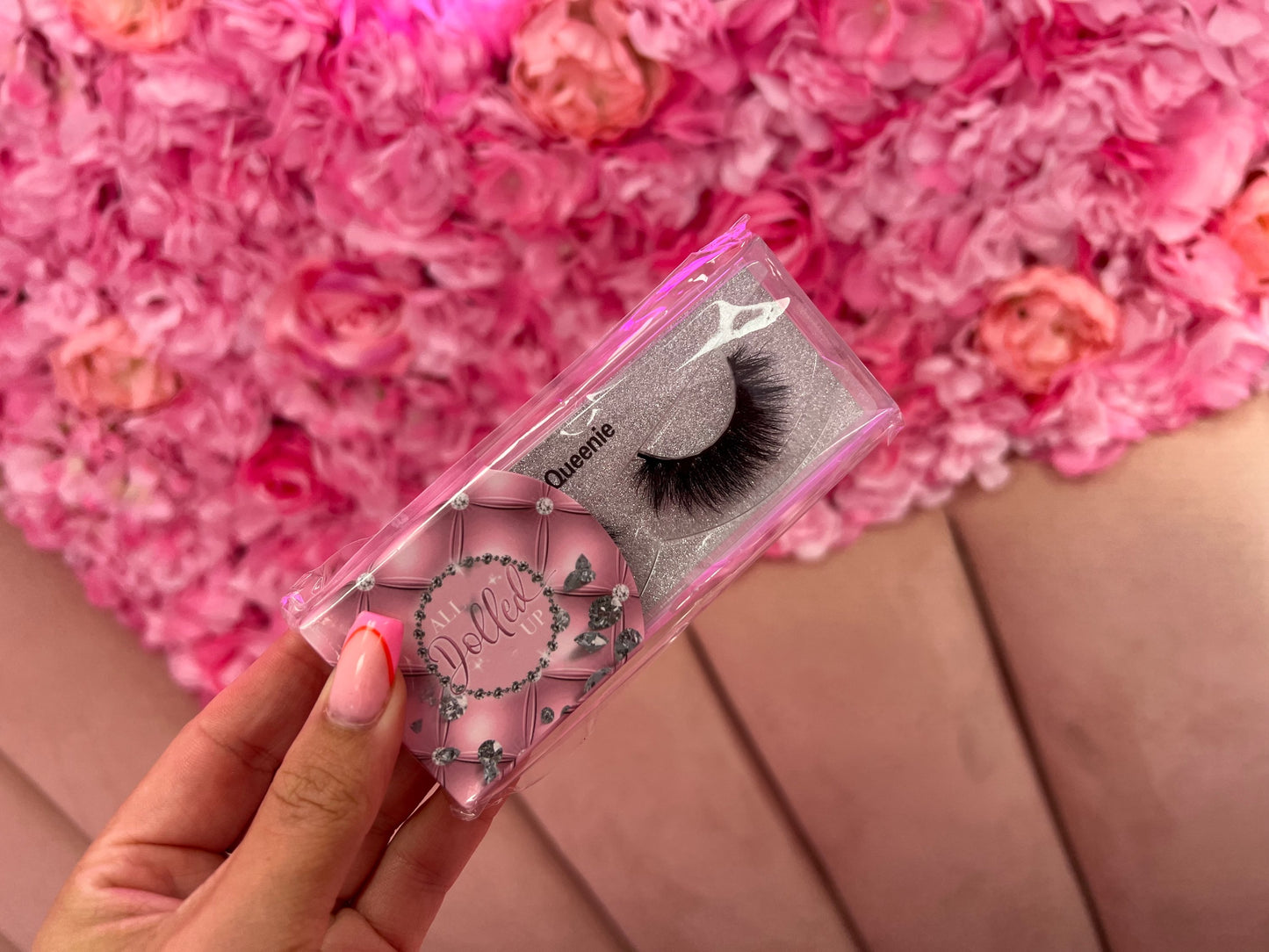 Queenie Lashes image 0